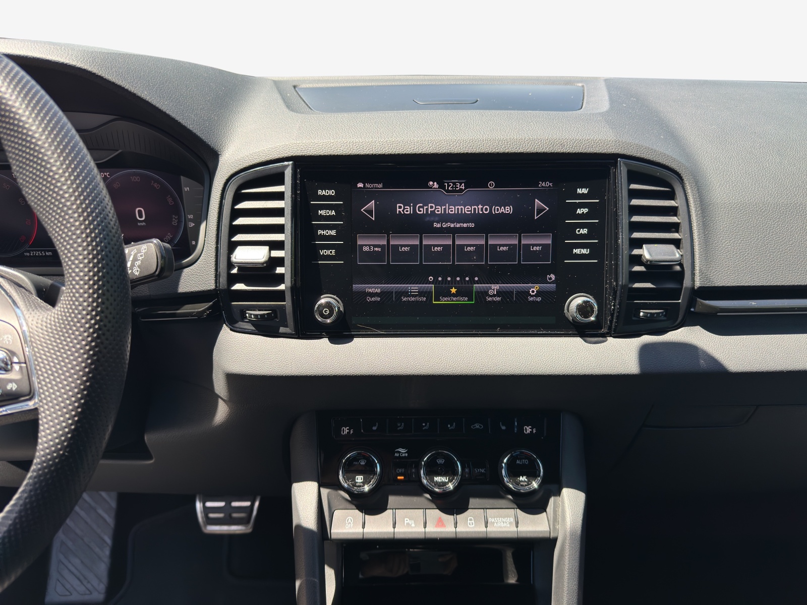 SKODA Karoq 1.5 TSI SportLine DSG-image-10