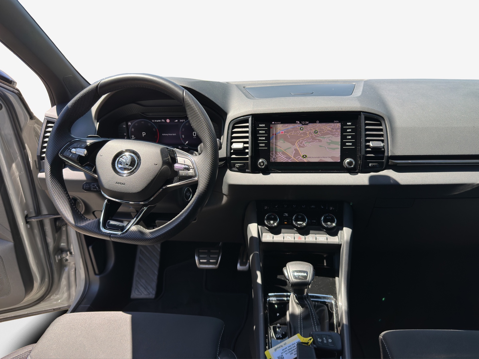 SKODA Karoq 1.5 TSI SportLine DSG-image-8