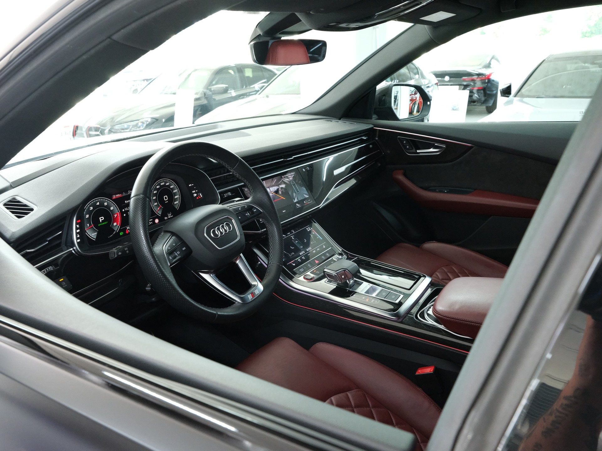 AUDI SQ8 TFSI quattro tiptronic *RS Performance* *Sportabgassanlage* *Head Up Display*-image-23