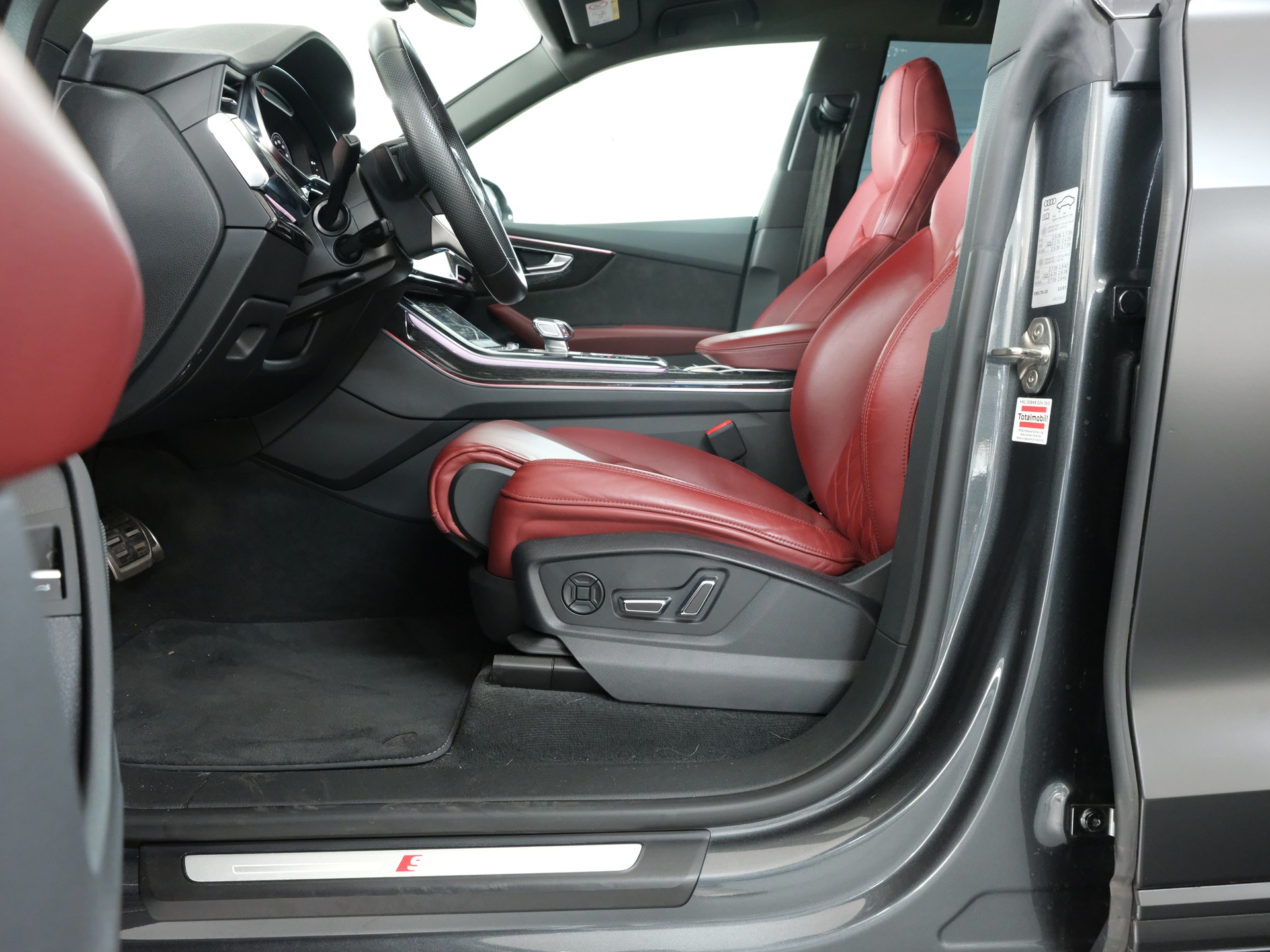 AUDI SQ8 TFSI quattro tiptronic *RS Performance* *Sportabgassanlage* *Head Up Display*-image-20