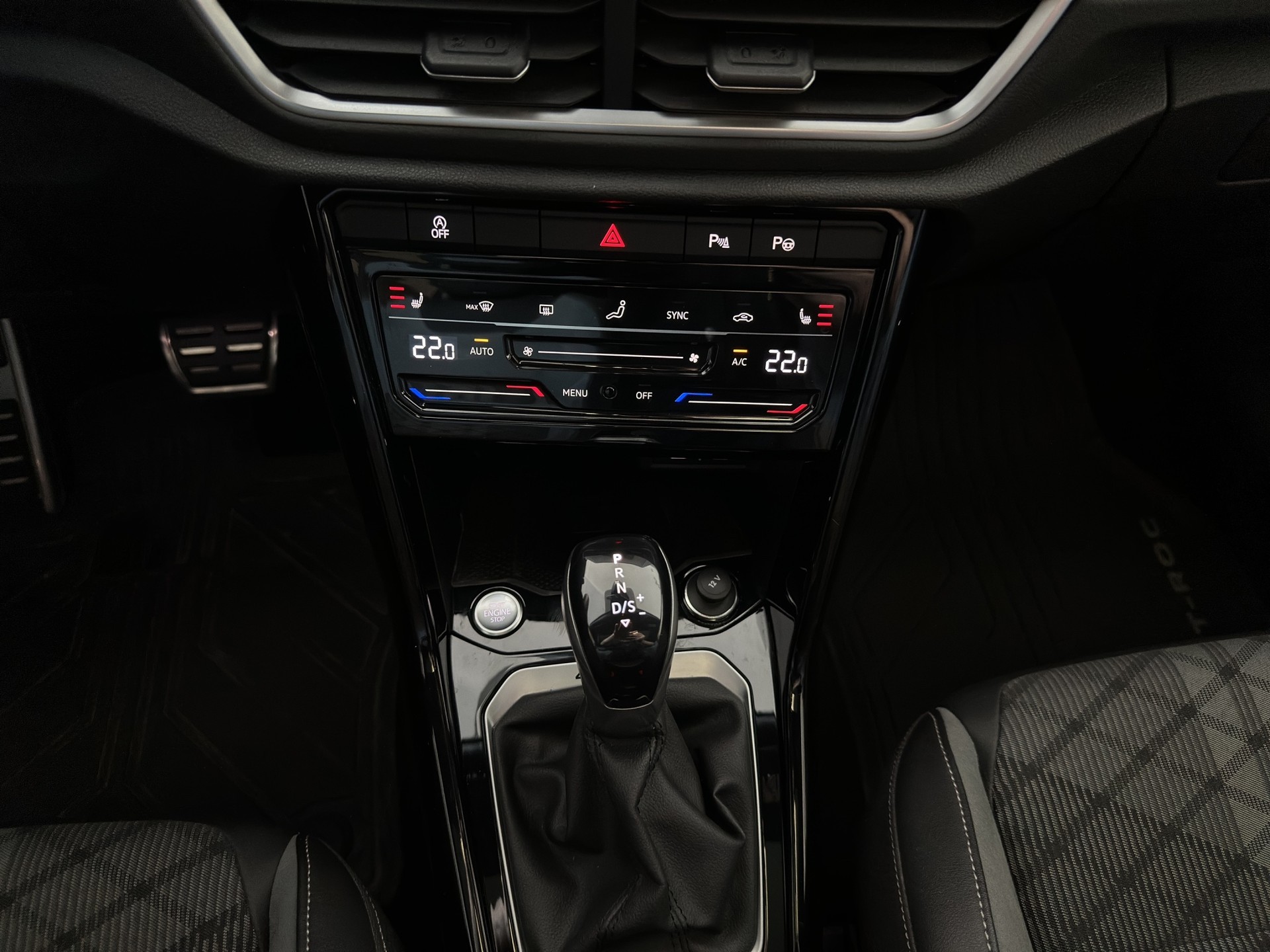 VW T-Roc 2.0 TSI R-Line DSG 4Motion-image-15