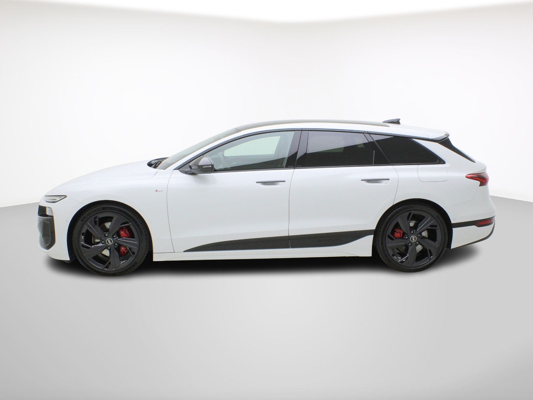 AUDI A6 e-tron Avant S line quattro **Audi Werksgarantie bis 12/2030**-showroom-element-2