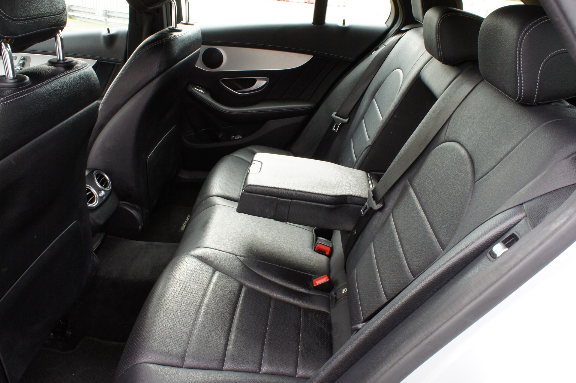 MERCEDES-BENZ C 250 d Swiss Star AMG Line 4Matic 9G-Tronic-image-9