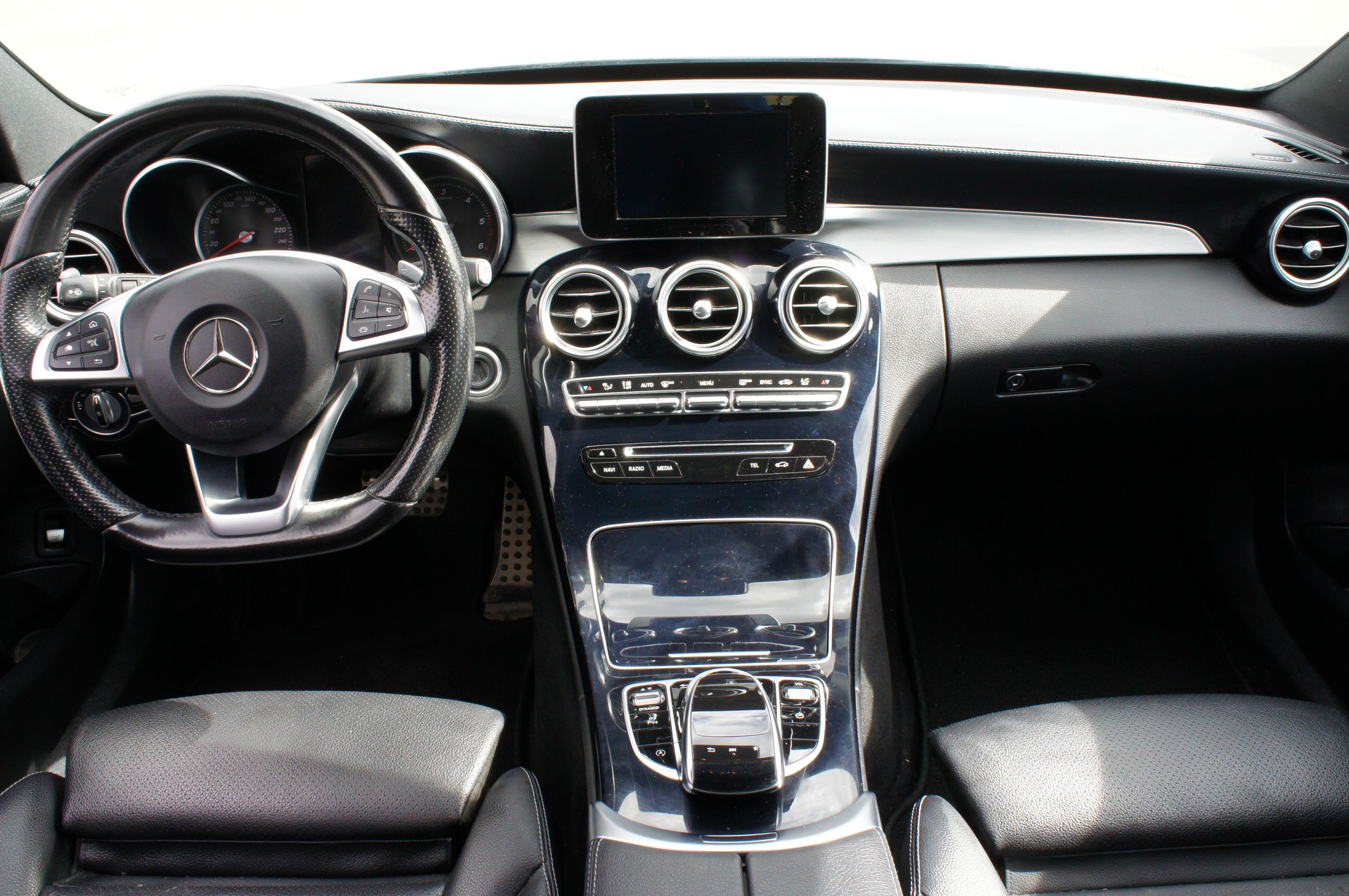 MERCEDES-BENZ C 250 d Swiss Star AMG Line 4Matic 9G-Tronic-image-11