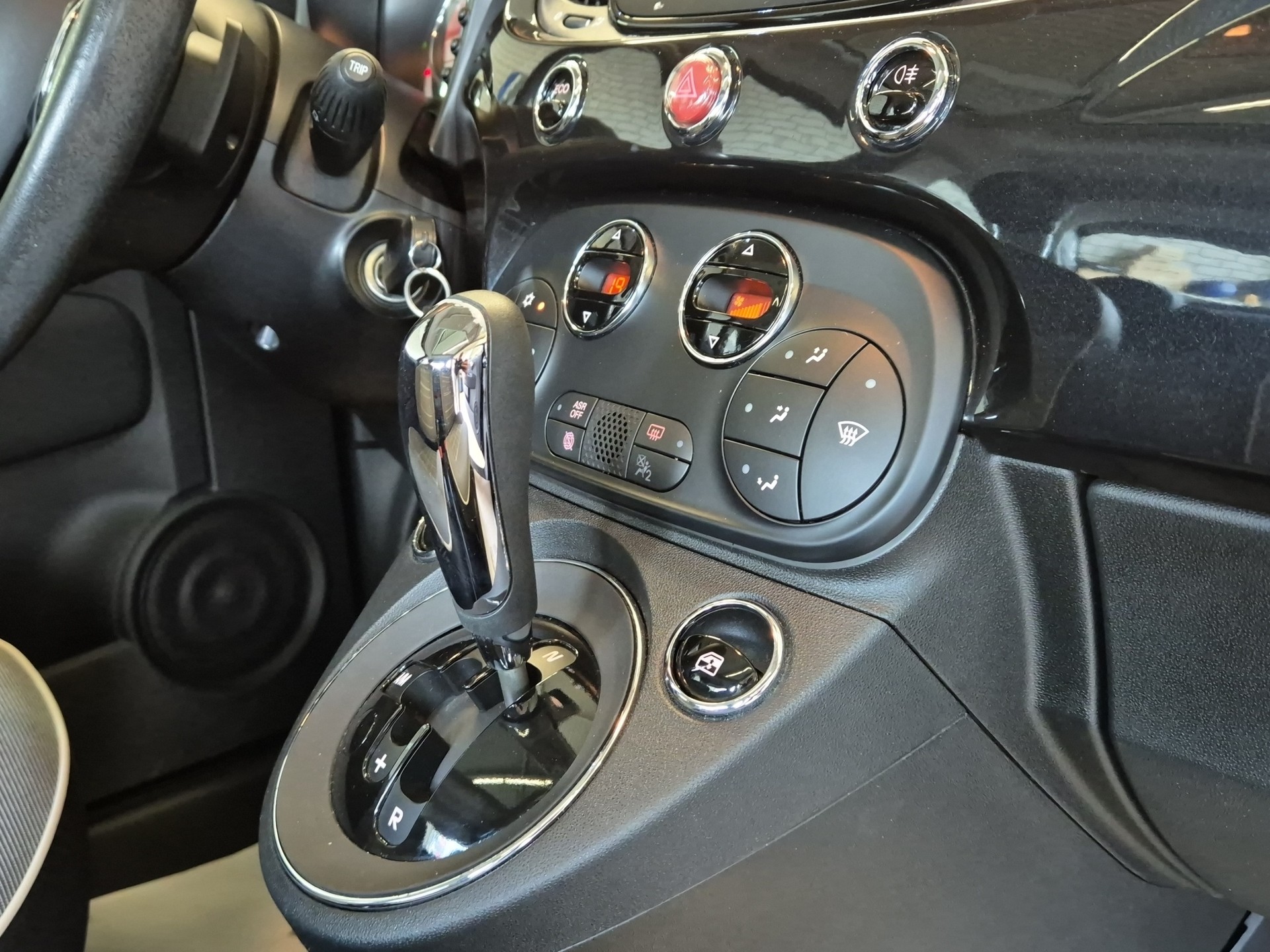 FIAT 500 0.9 Twinair Lounge Dualogic-image-24