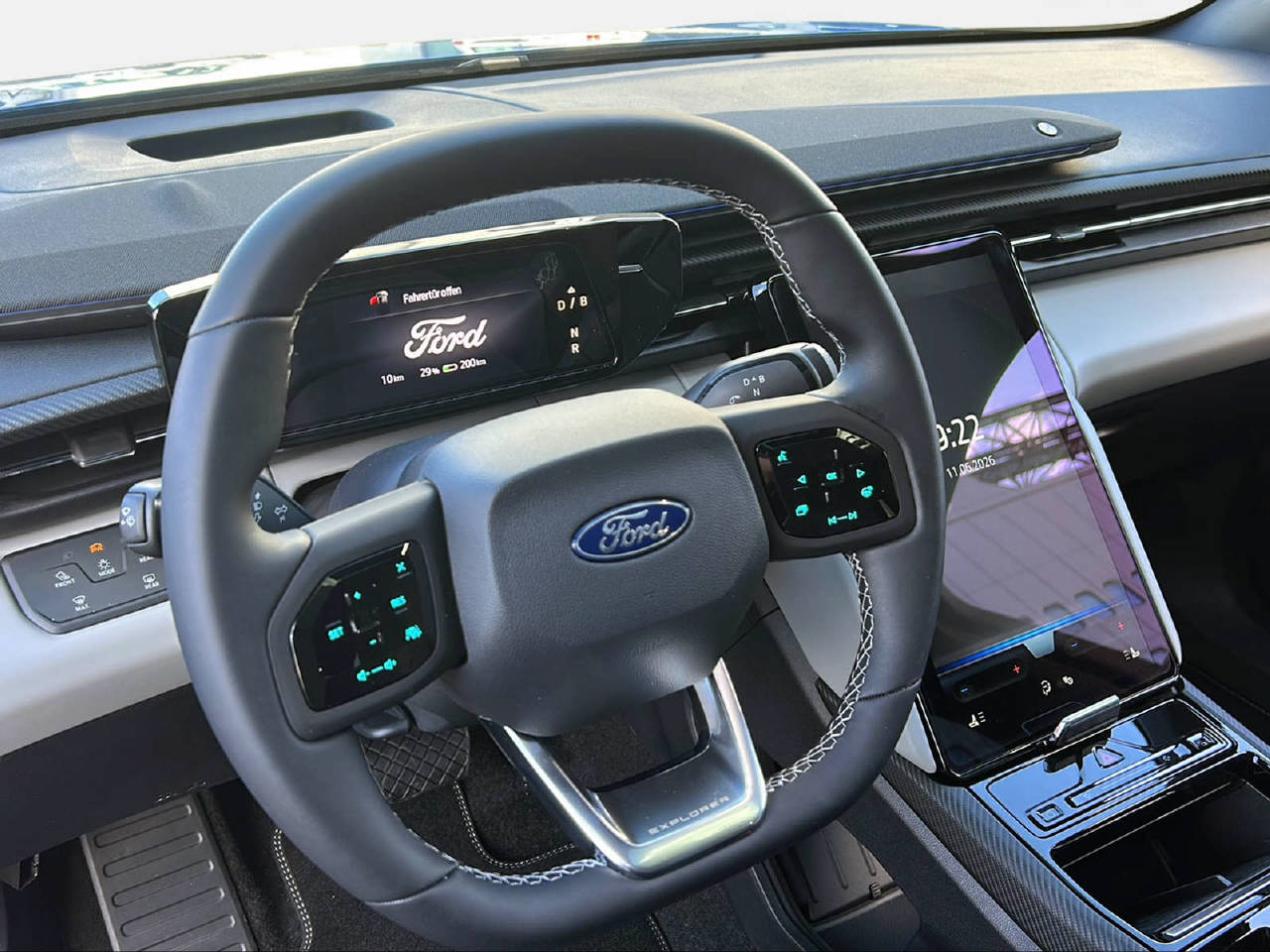 FORD Explorer Extended Range Premium AWD-image-10