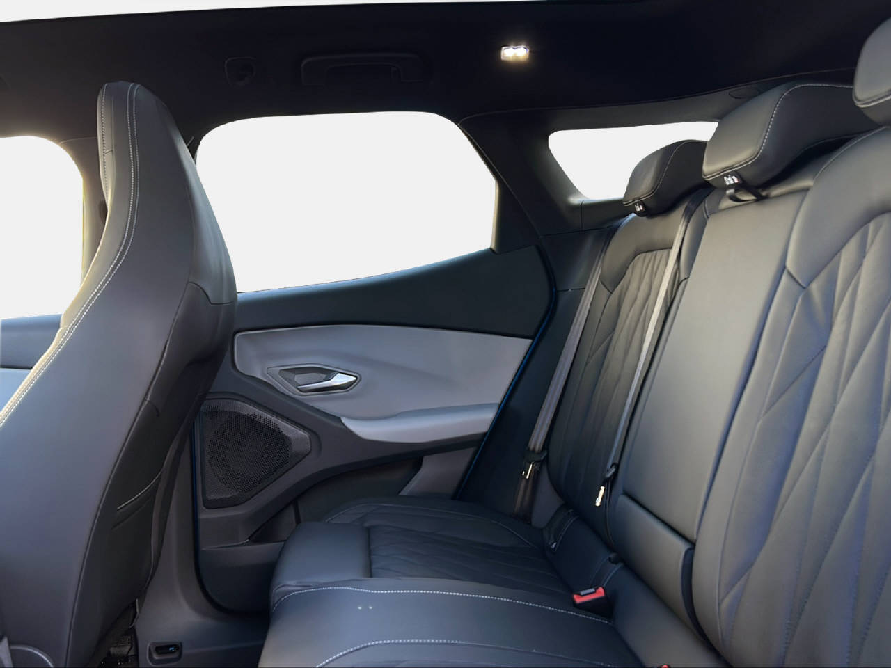 FORD Explorer Extended Range Premium AWD-image-12