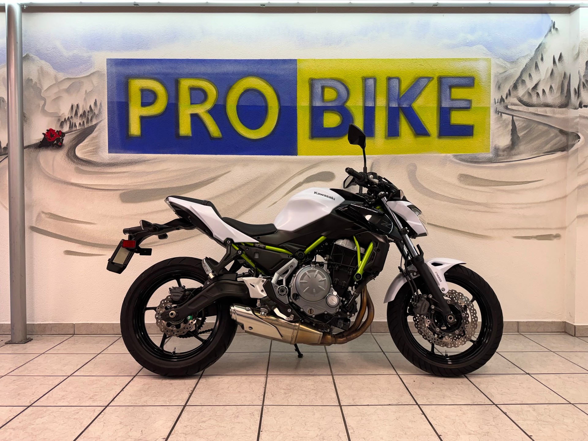 KAWASAKI Z 650 ABS (35kW)-showroom-element-1