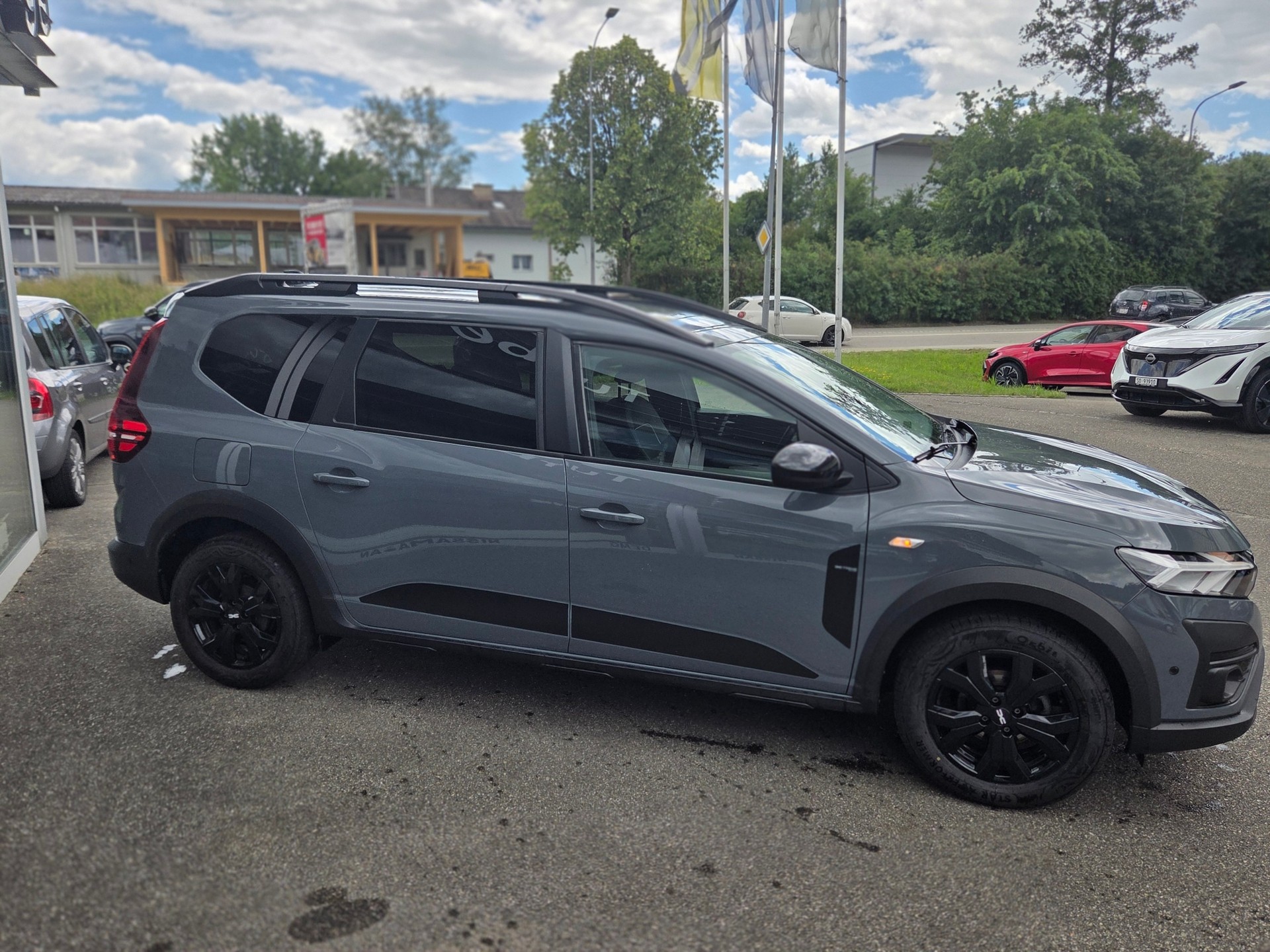 DACIA Jogger TCe 110 Extreme 5-Plätzer / Anhängerkupplung-image-5