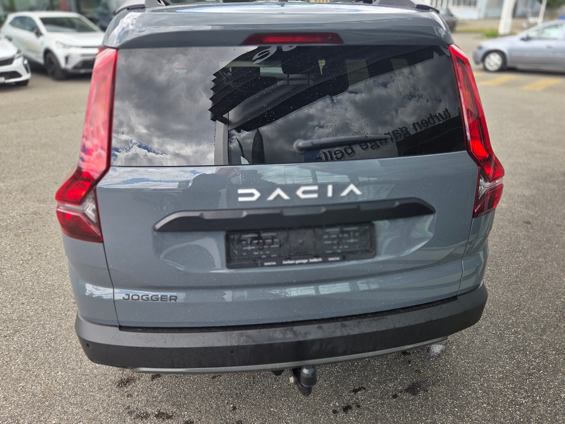 DACIA Jogger TCe 110 Extreme 5-Plätzer / Anhängerkupplung-image-4