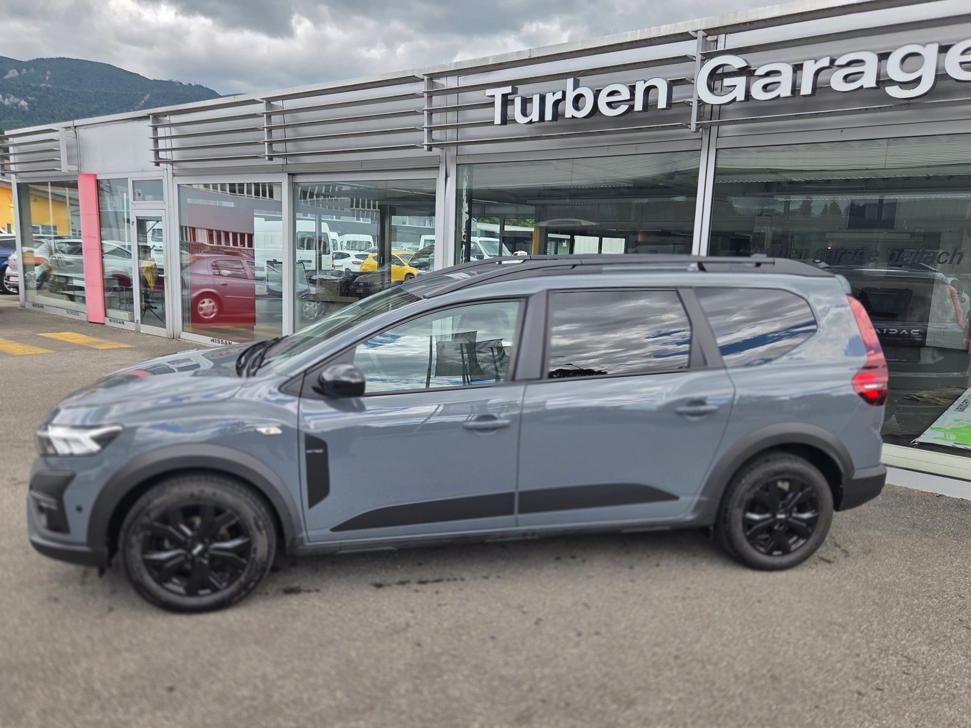 DACIA Jogger TCe 110 Extreme 5-Plätzer / Anhängerkupplung-image-2