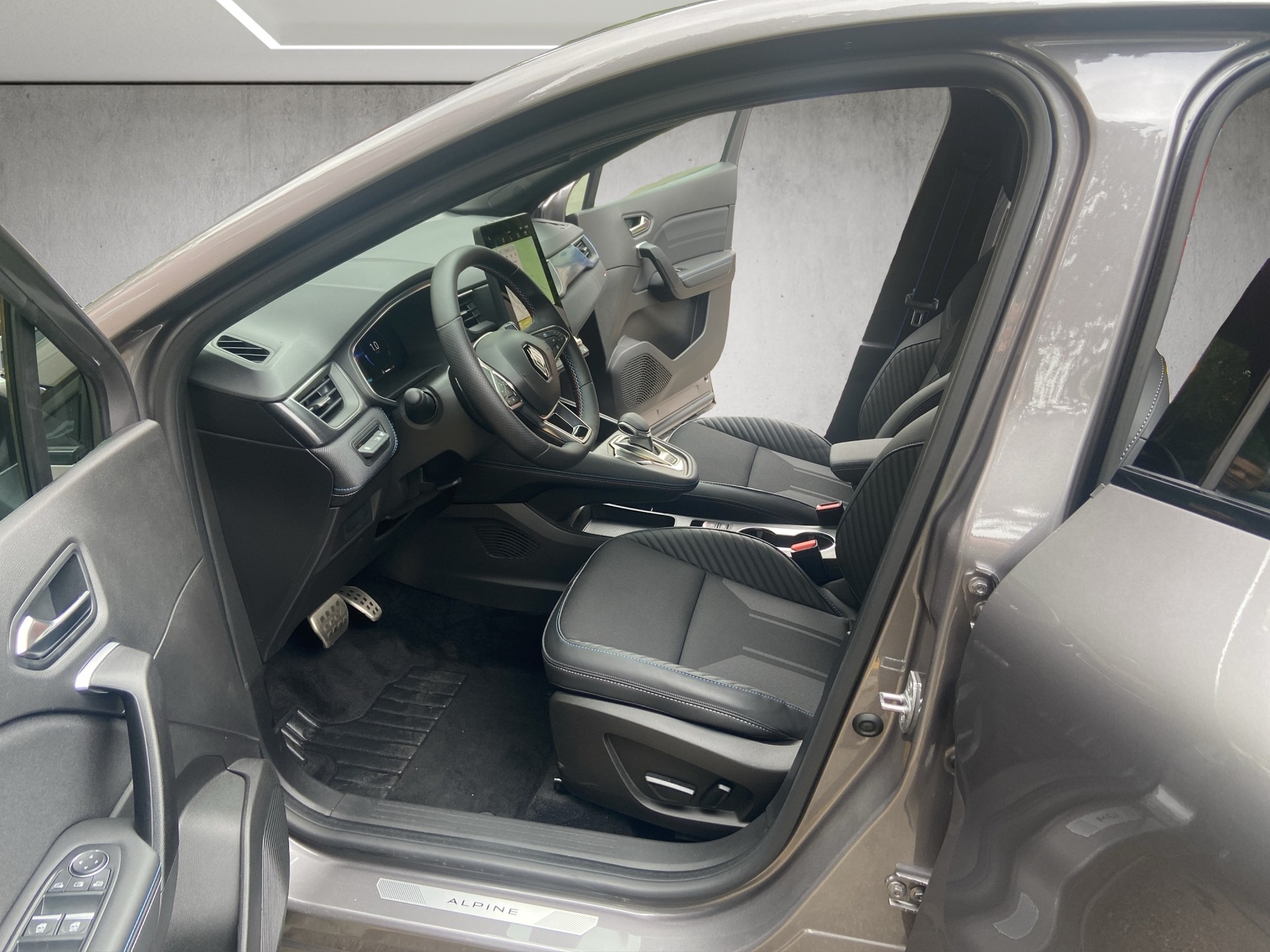 RENAULT Captur 1.3 TCe Esprit Alpine EDC-image-7