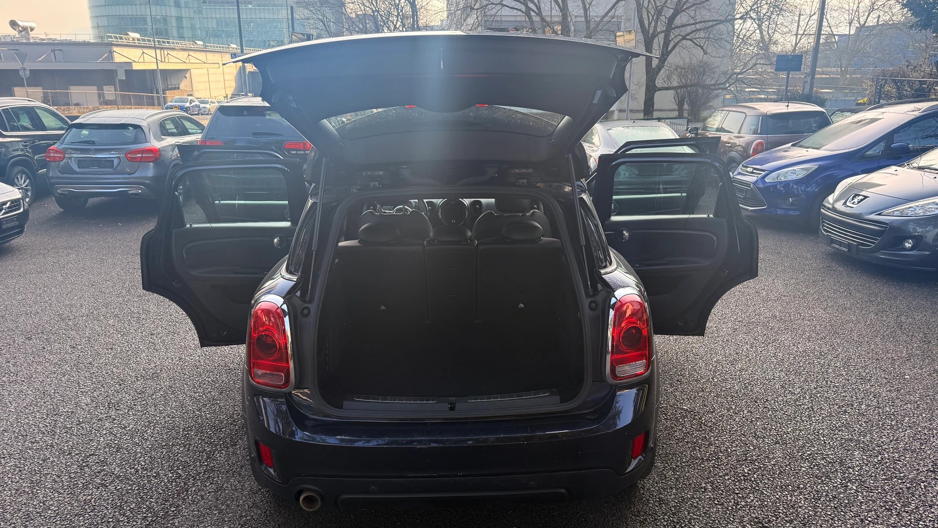MINI Countryman Cooper S E ALL4 PHEV Steptronic-image-12