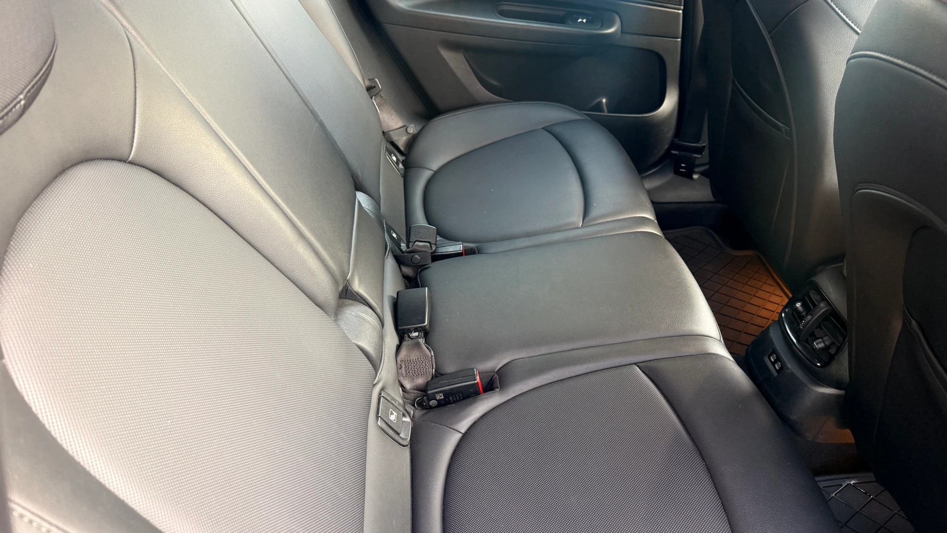 MINI Countryman Cooper S E ALL4 PHEV Steptronic-image-6