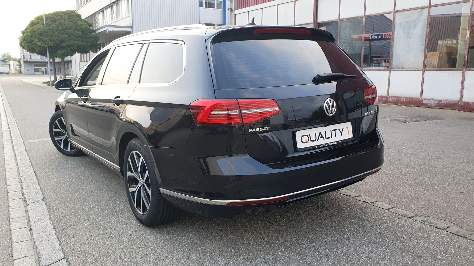 VW Passat Variant 2.0 TDI BMT Highline DSG 4Motion-image-8