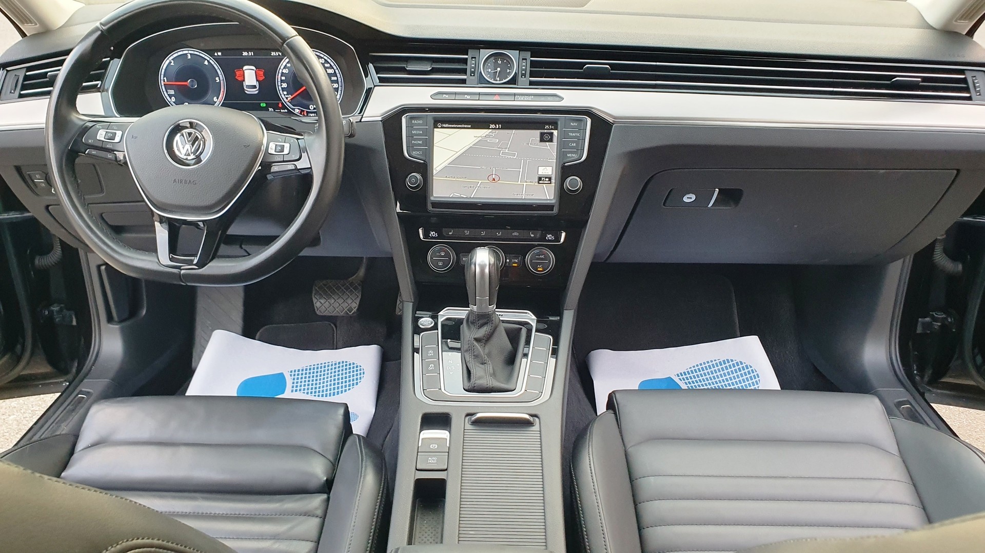 VW Passat Variant 2.0 TDI BMT Highline DSG 4Motion-image-18