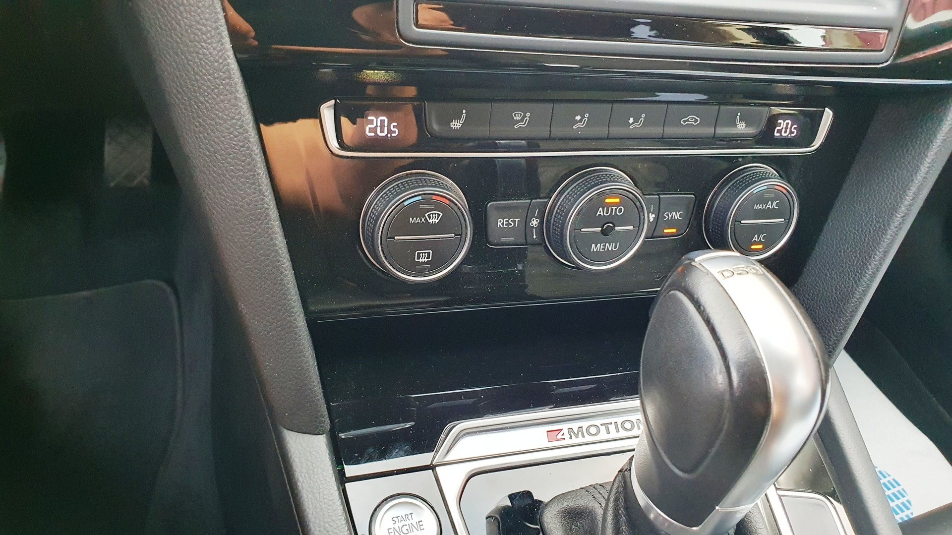 VW Passat Variant 2.0 TDI BMT Highline DSG 4Motion-image-19