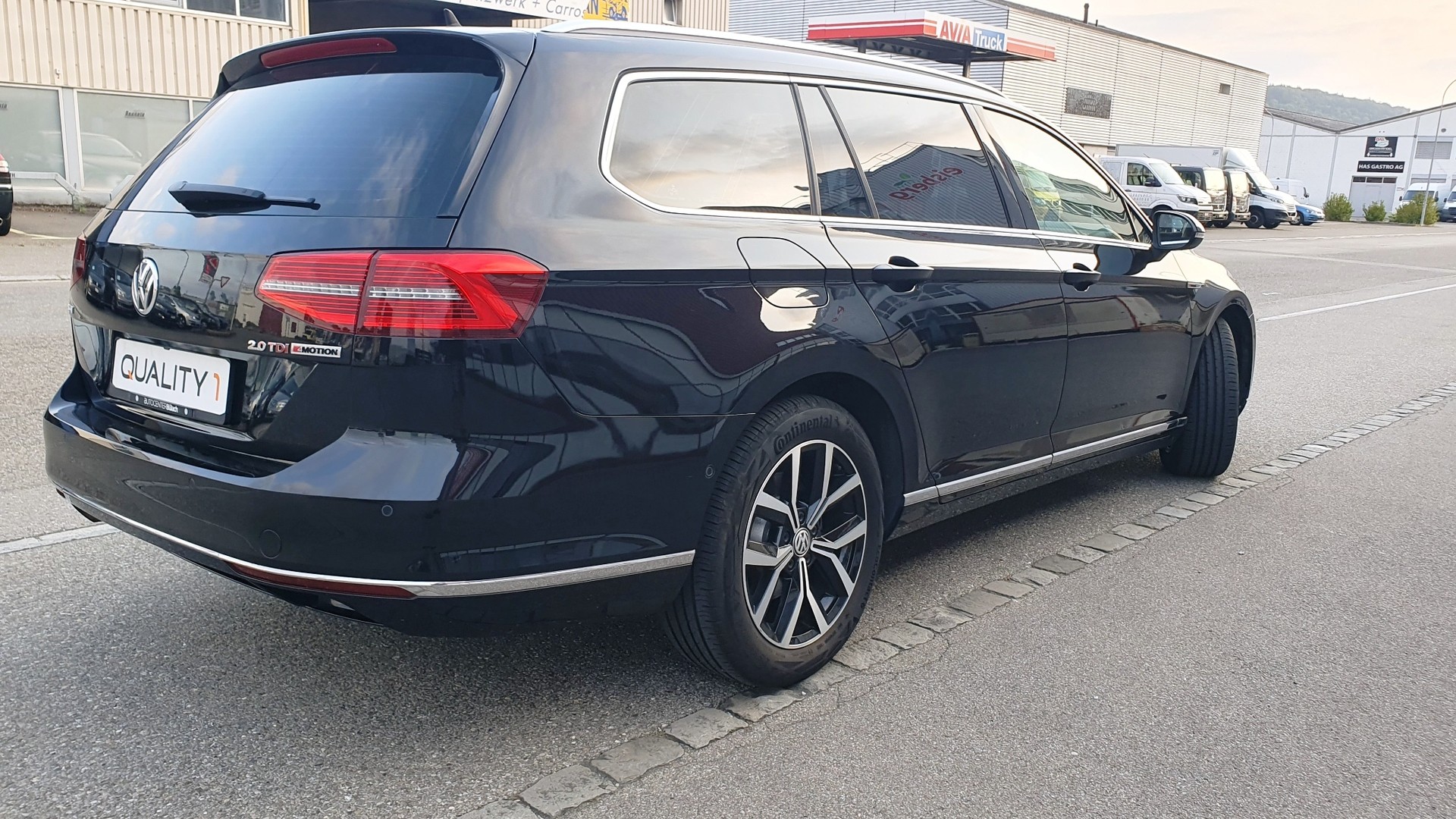 VW Passat Variant 2.0 TDI BMT Highline DSG 4Motion-image-11