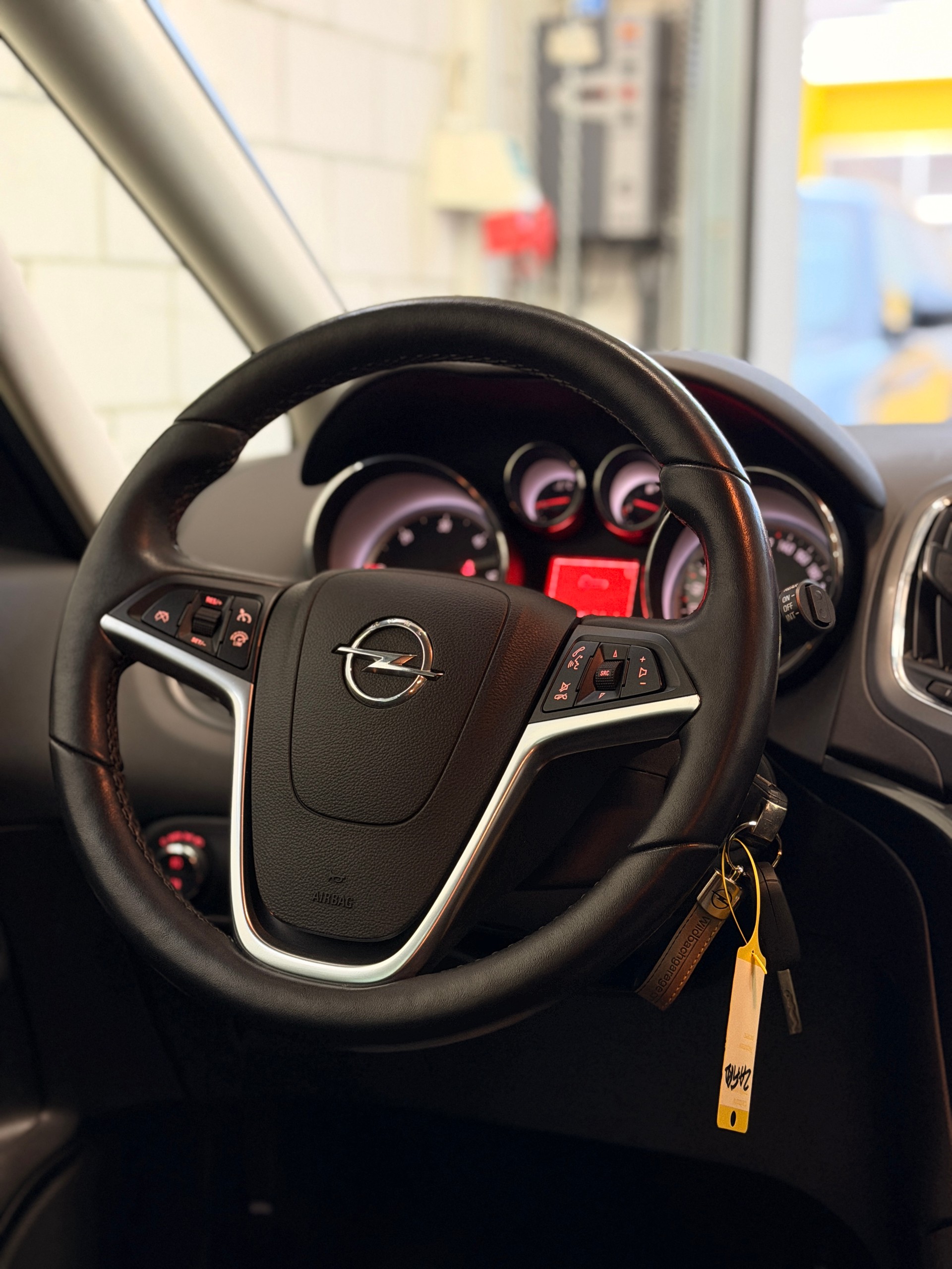 OPEL Zafira Tourer 2.0 CDTi Cosmo Automatic-image-8