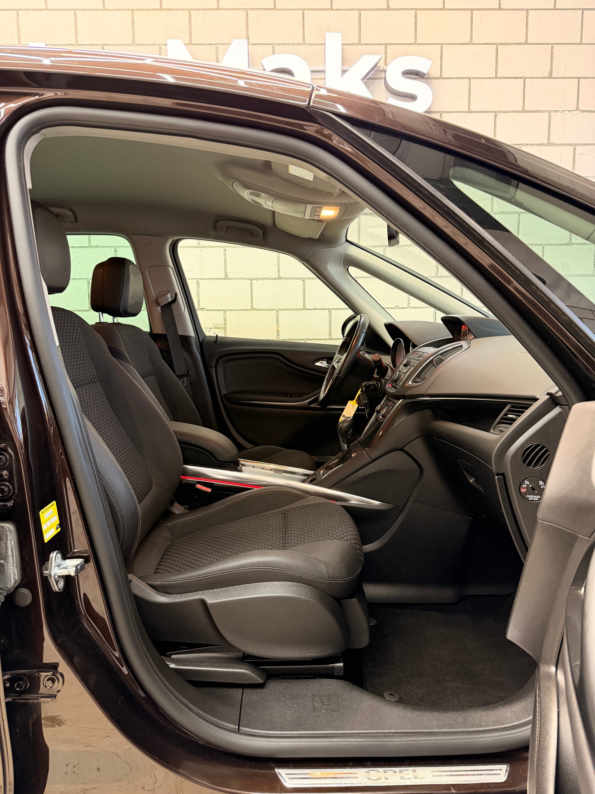 OPEL Zafira Tourer 2.0 CDTi Cosmo Automatic-image-4