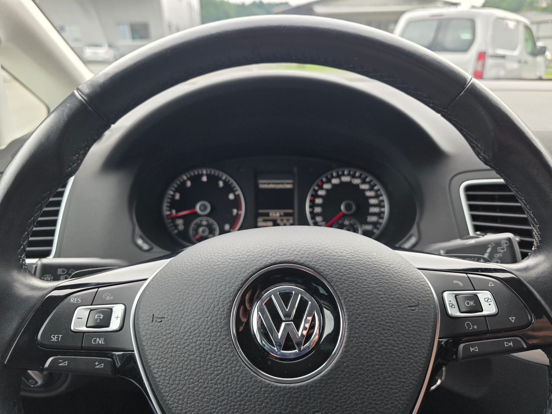VW Sharan 1.4 TSI BlMT Comfortline DSG-image-12