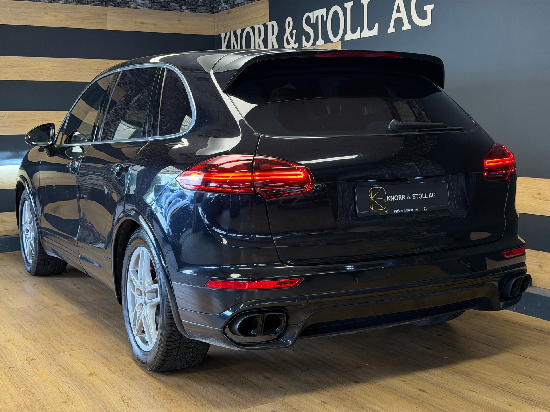 PORSCHE Cayenne Turbo-image-5