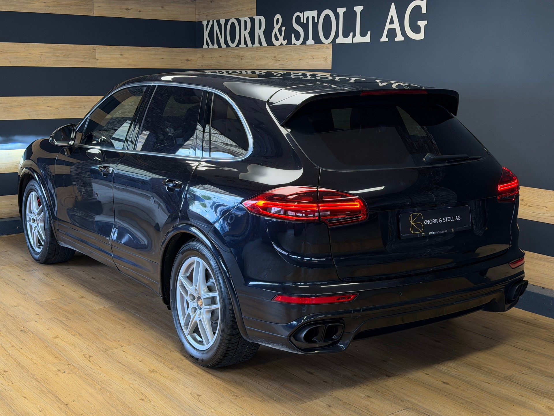 PORSCHE Cayenne Turbo-image-7