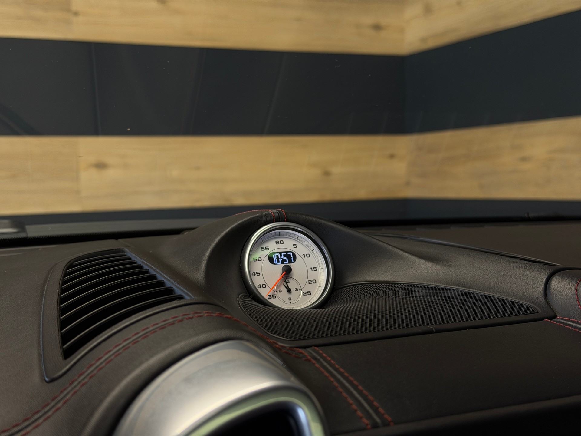 PORSCHE Cayenne Turbo-image-14