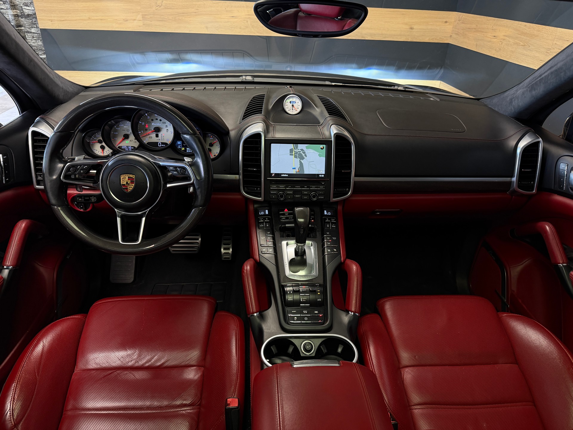 PORSCHE Cayenne Turbo-image-10