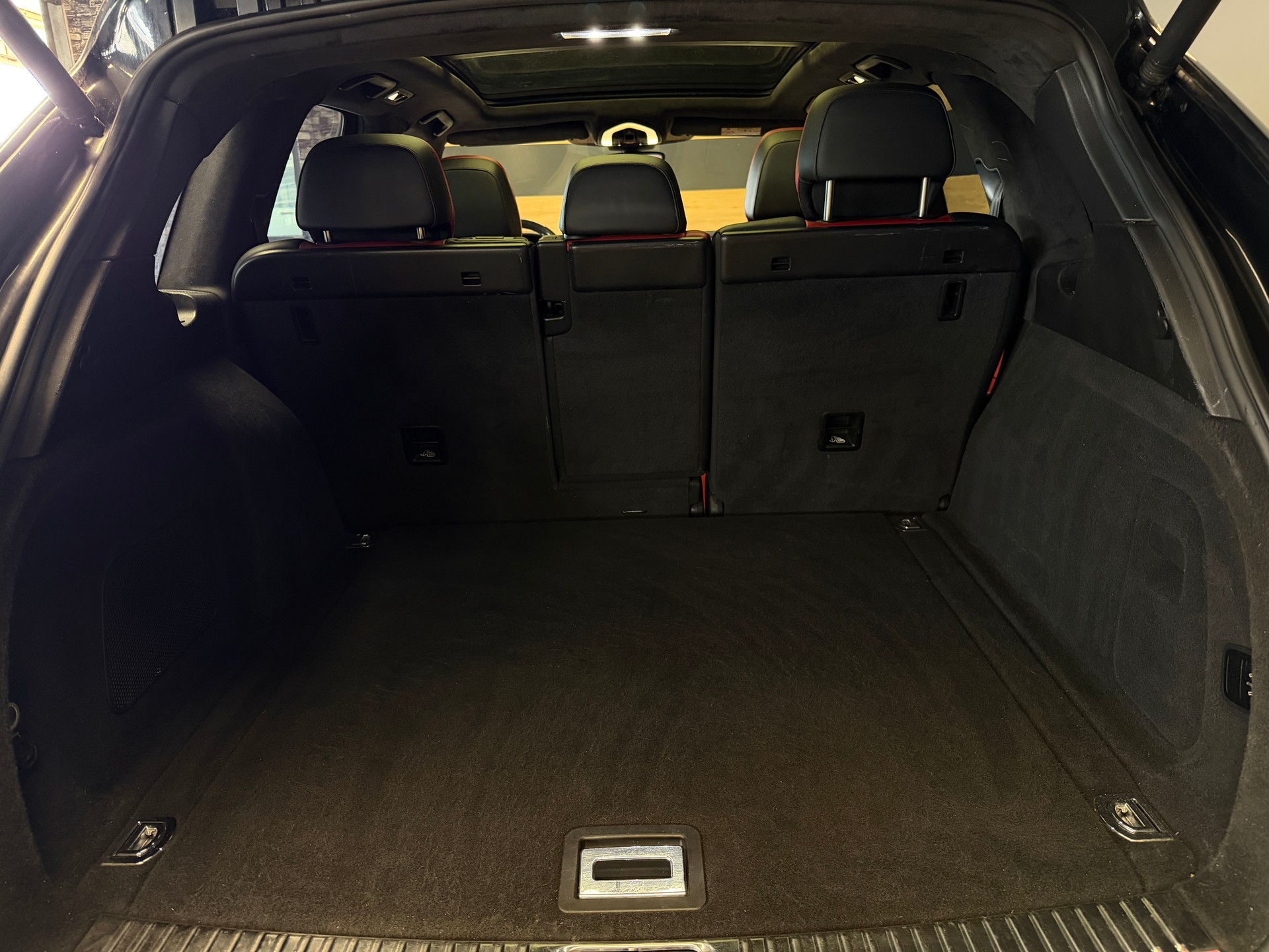 PORSCHE Cayenne Turbo-image-25