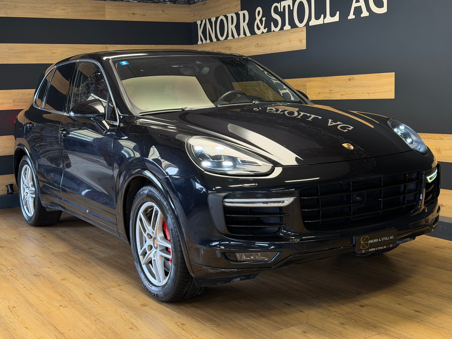 PORSCHE Cayenne Turbo-image-0
