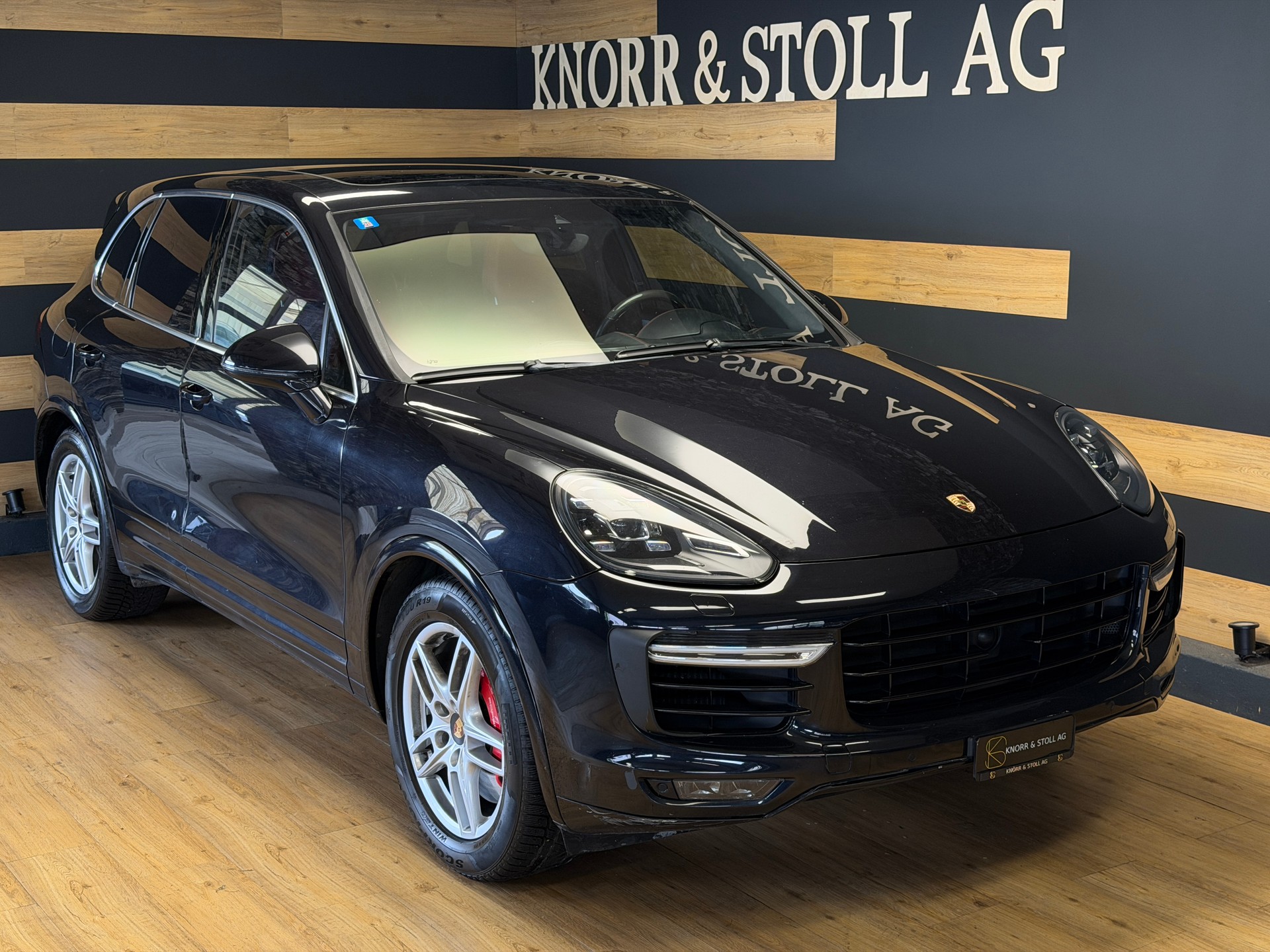PORSCHE Cayenne Turbo-image-3