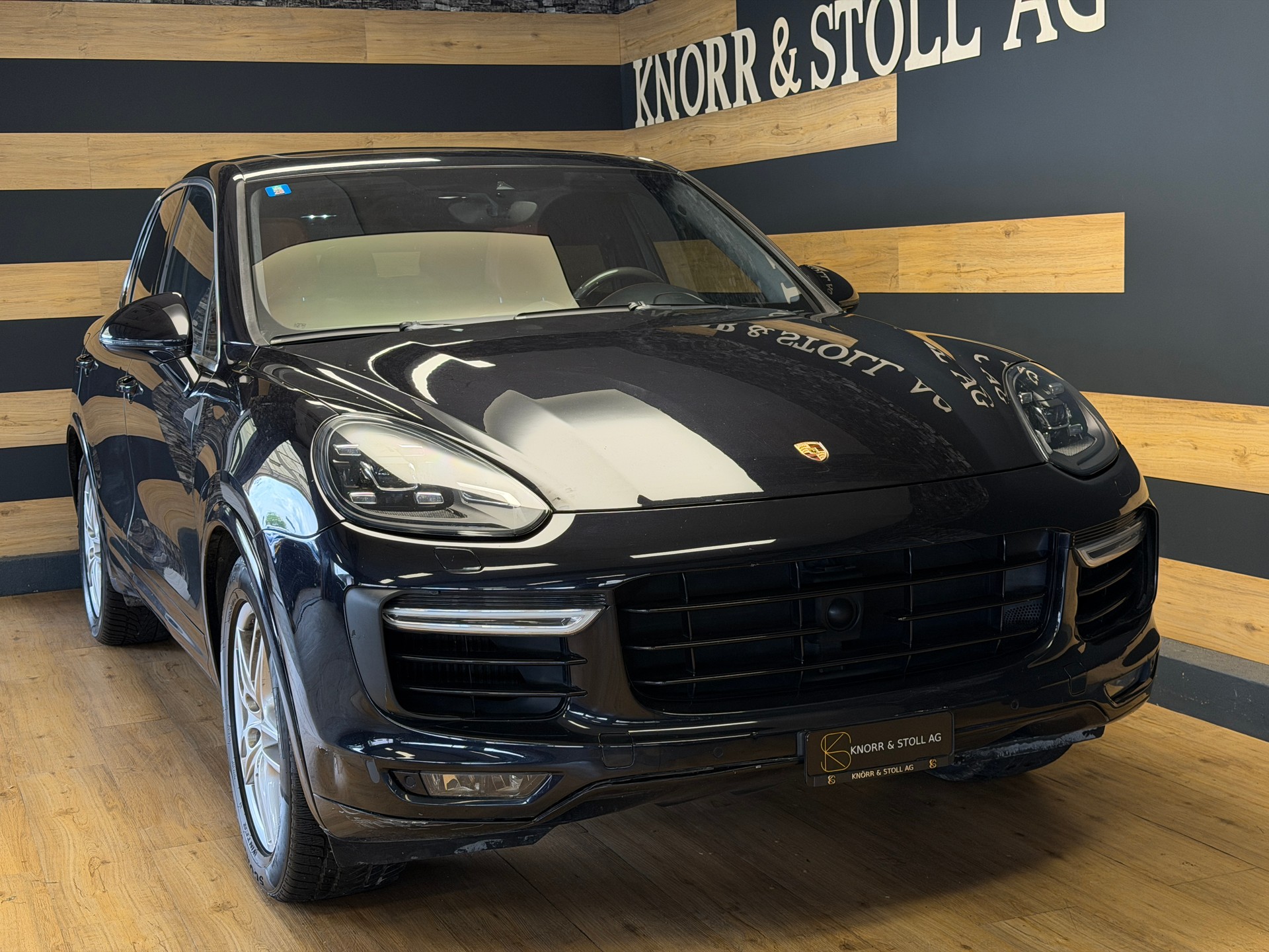 PORSCHE Cayenne Turbo-image-4
