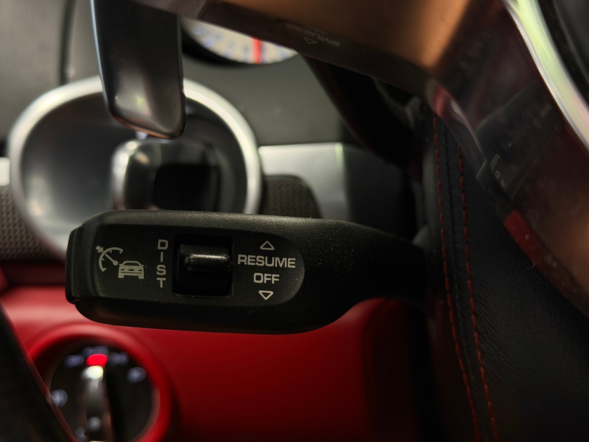 PORSCHE Cayenne Turbo-image-12