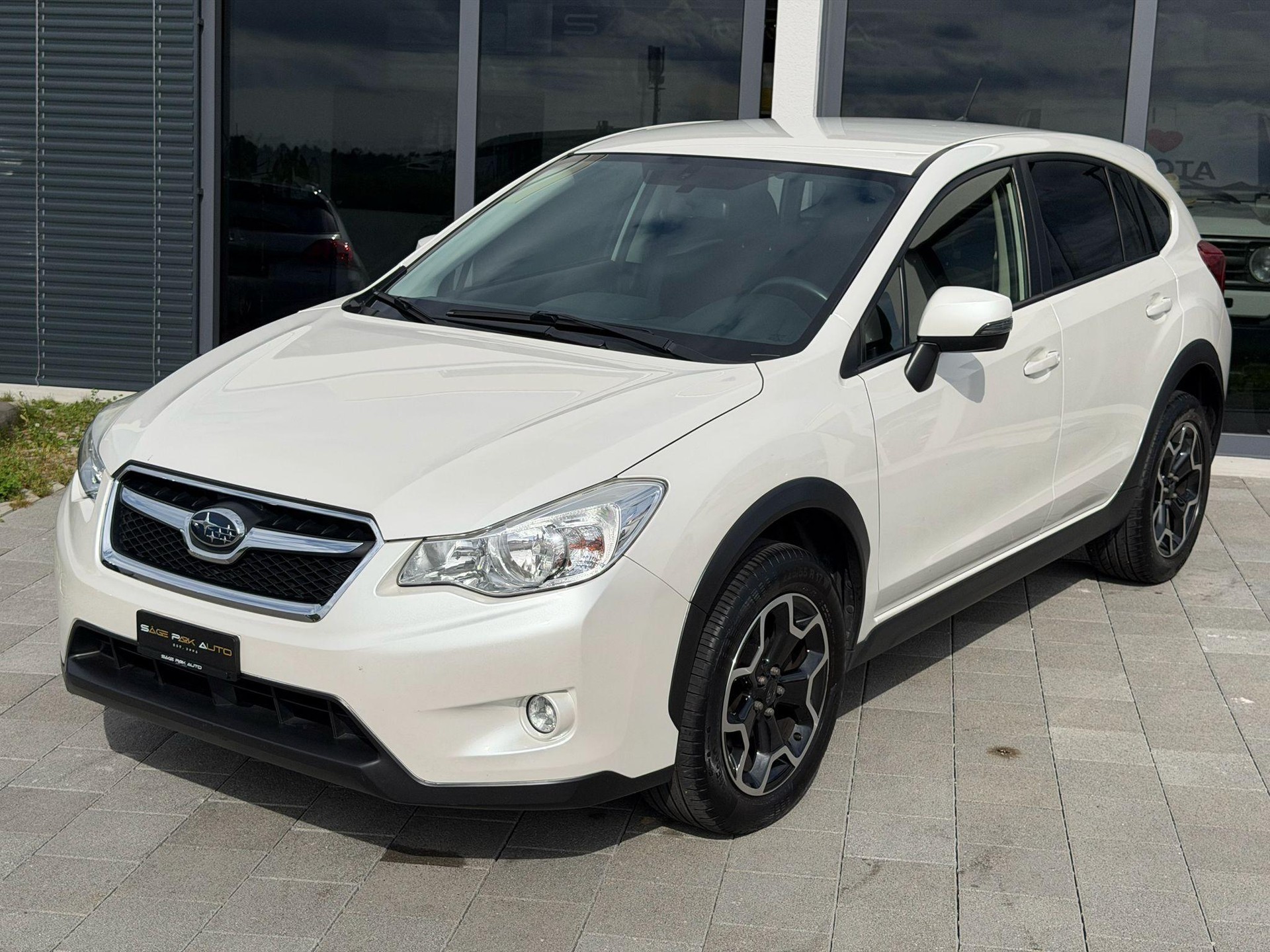 SUBARU XV 2.0i Swiss Two-image-3
