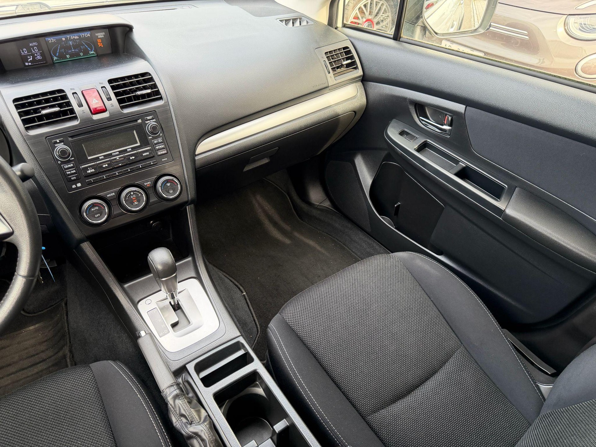 SUBARU XV 2.0i Swiss Two-image-12