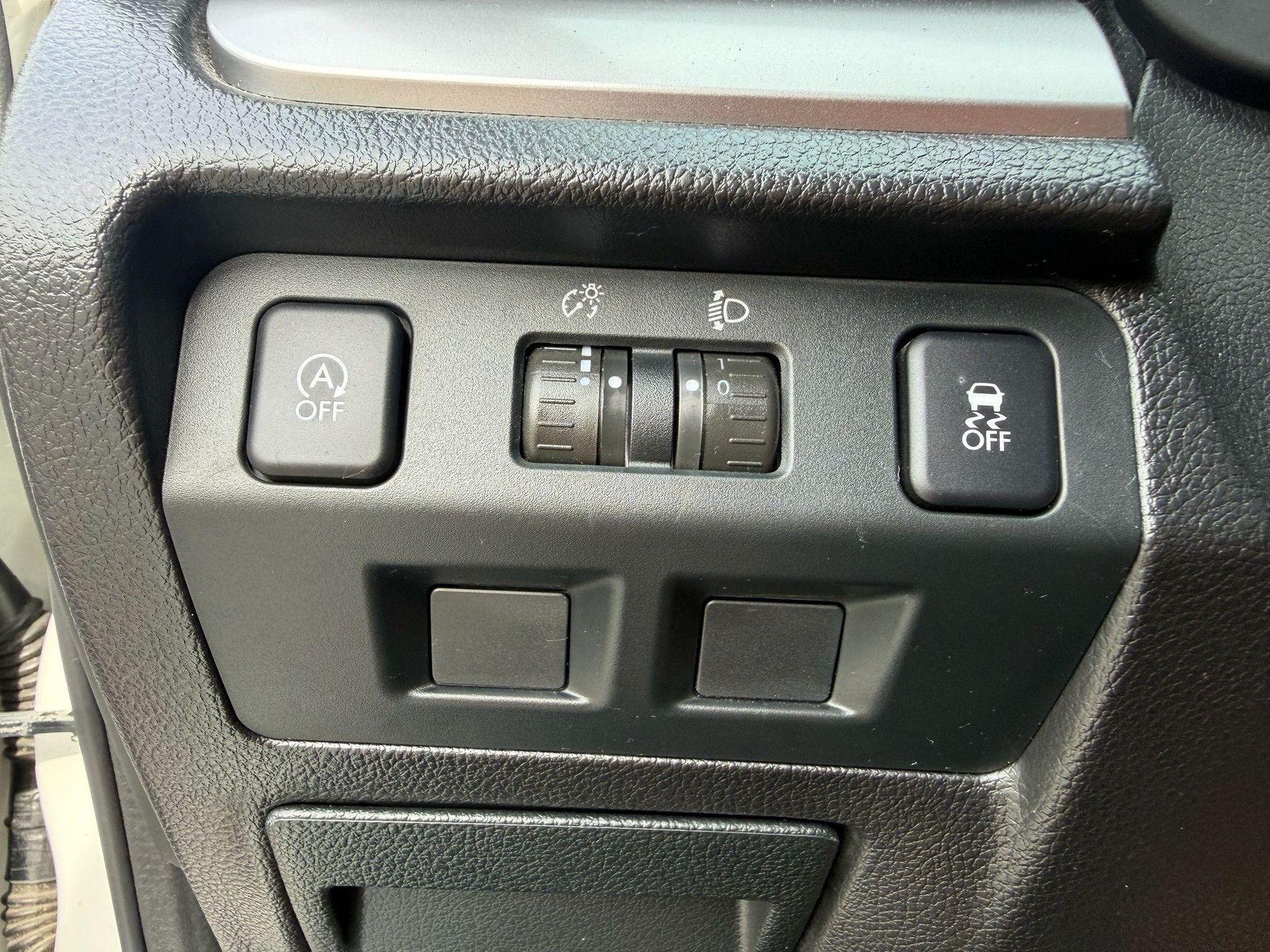 SUBARU XV 2.0i Swiss Two-image-19