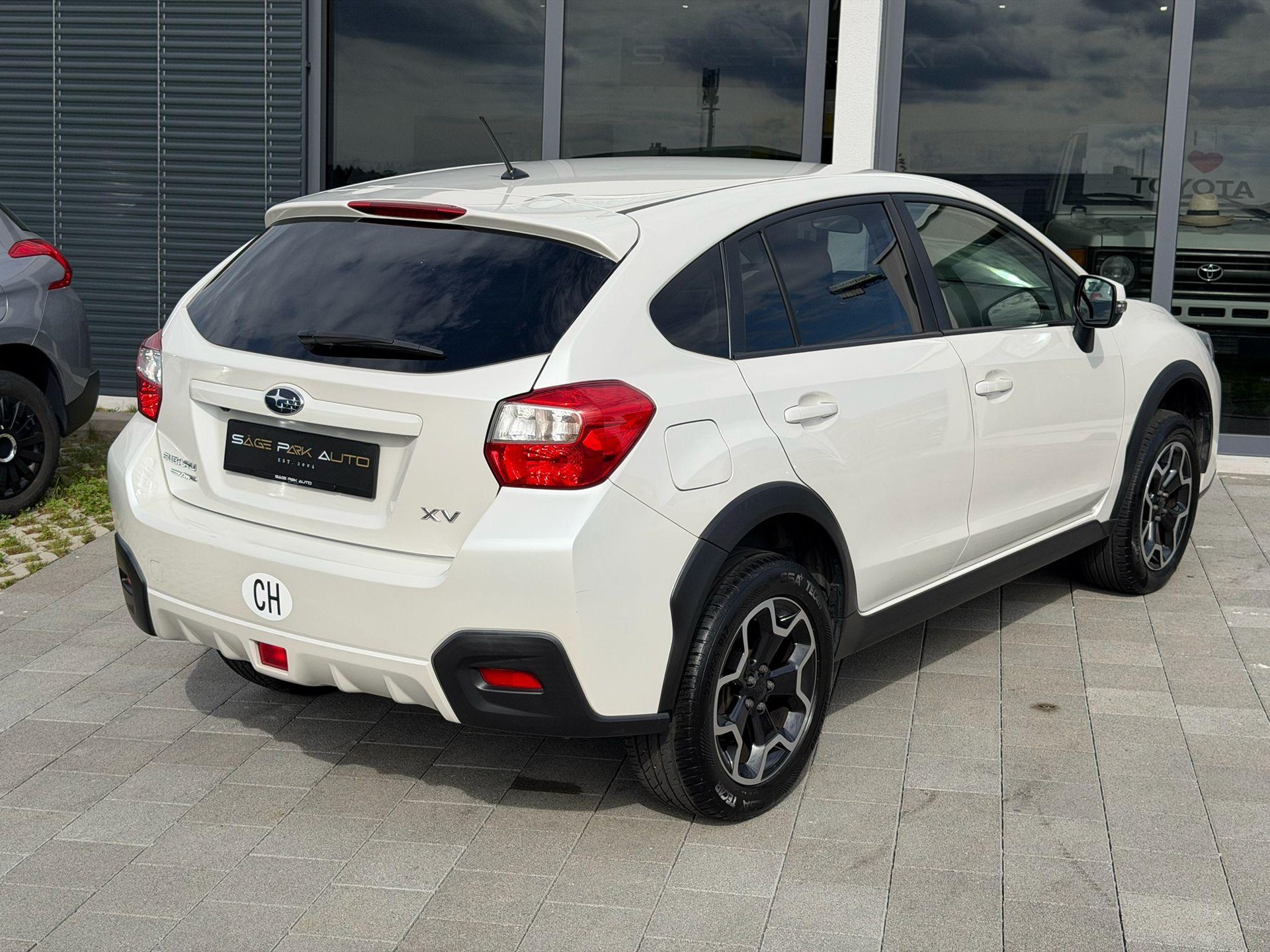 SUBARU XV 2.0i Swiss Two-image-6