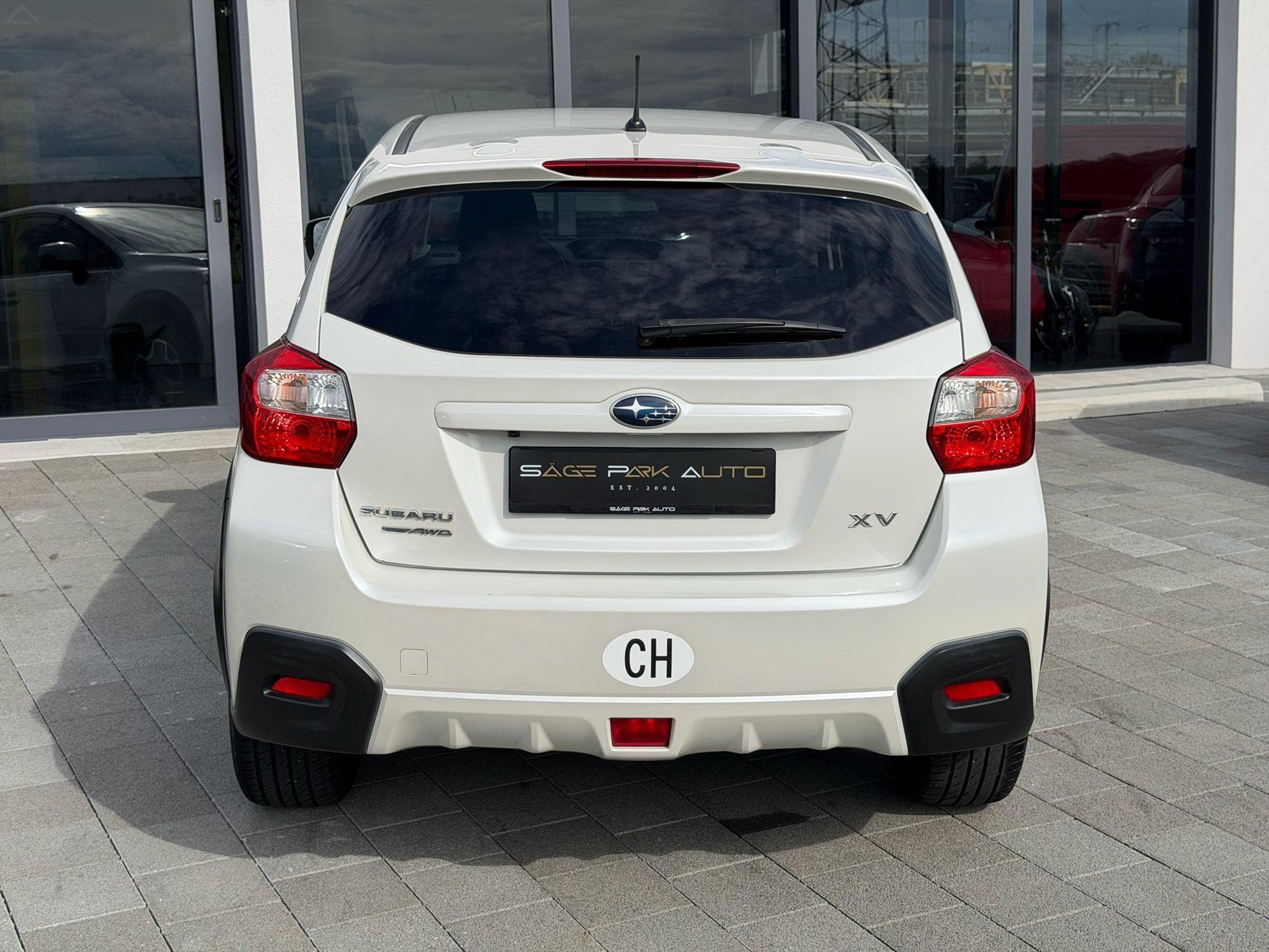 SUBARU XV 2.0i Swiss Two-image-5