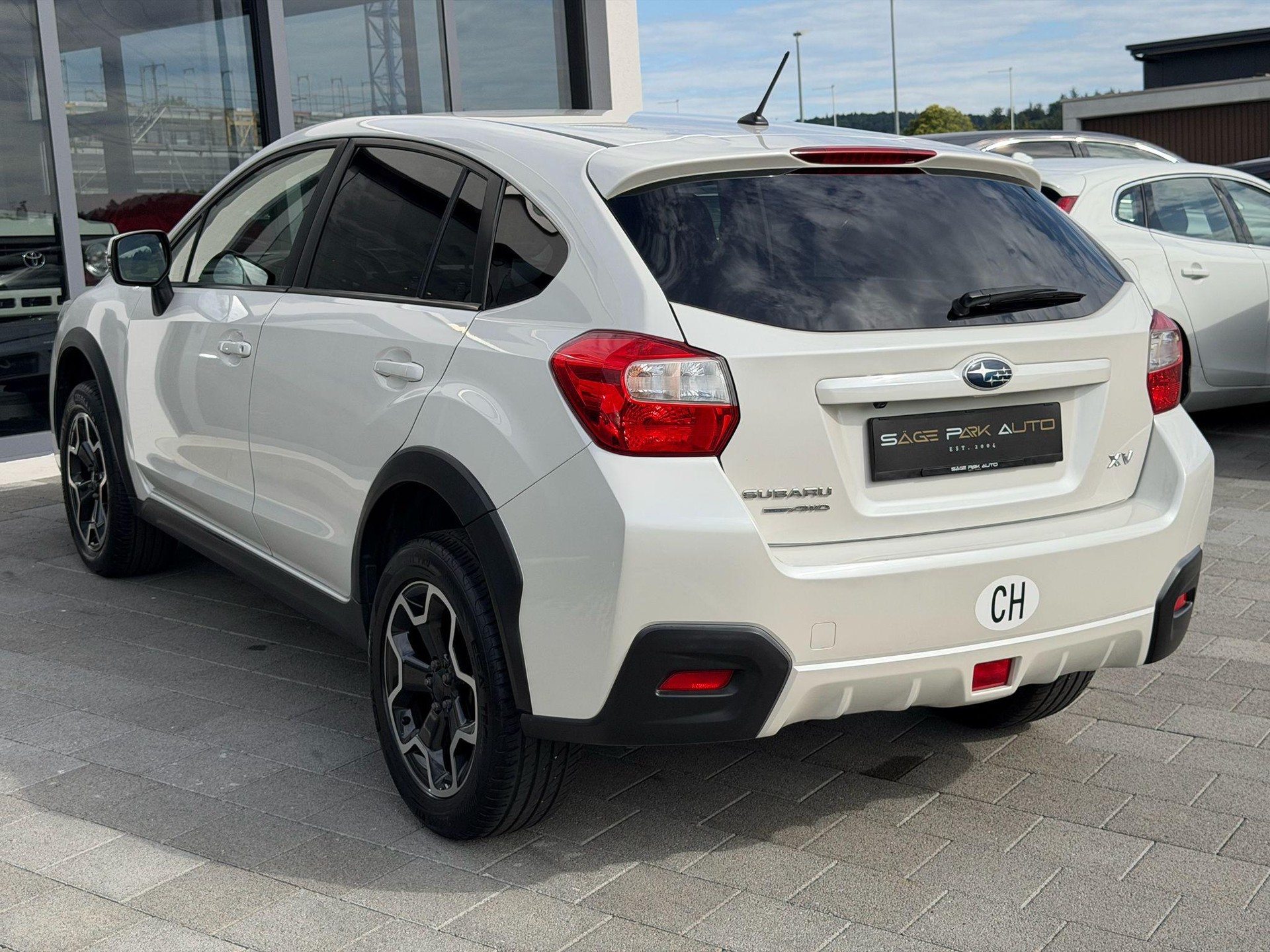 SUBARU XV 2.0i Swiss Two-image-4