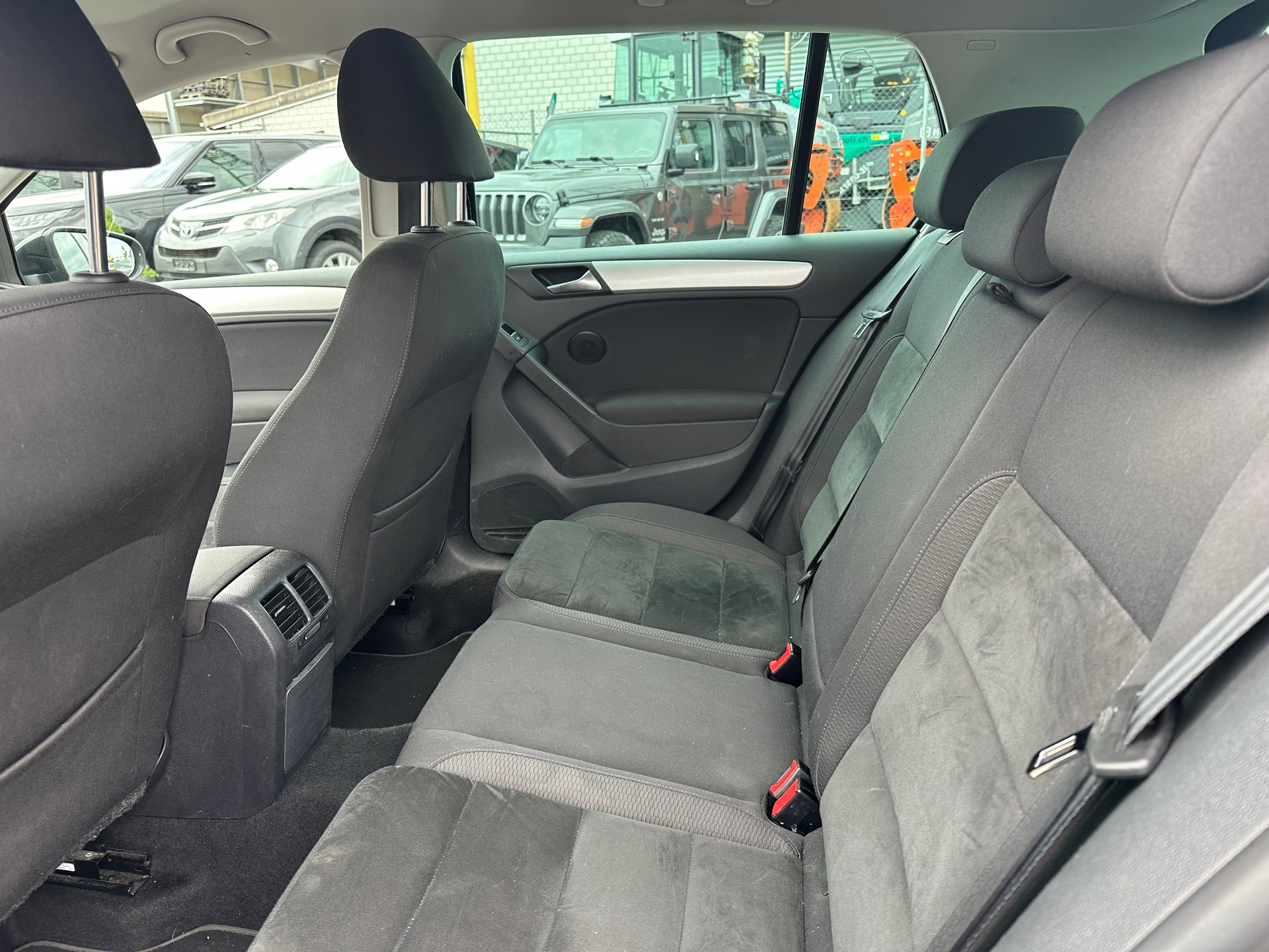 VW Golf 2.0 TDI Highline DSG-image-8