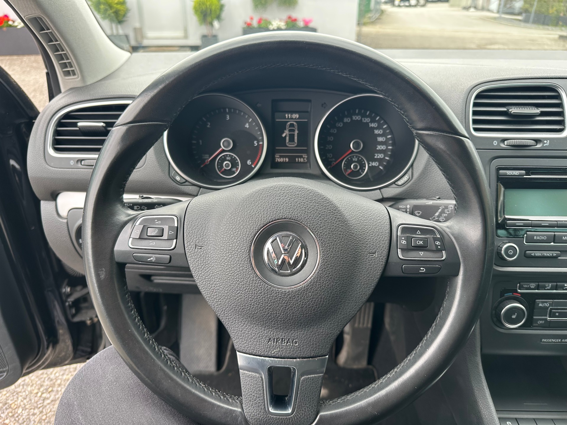 VW Golf 2.0 TDI Highline DSG-image-10