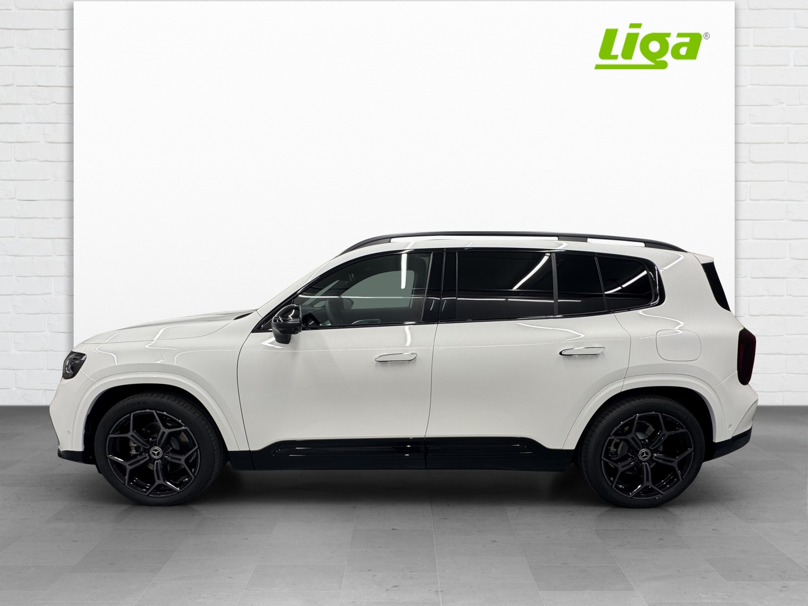 MERCEDES-BENZ GLB 220 4Matic-showroom-element-2