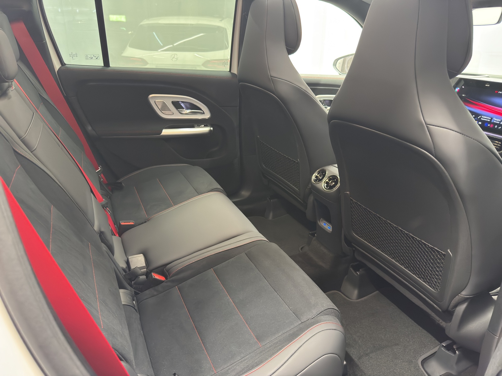MERCEDES-BENZ GLB 220 4Matic-image-9