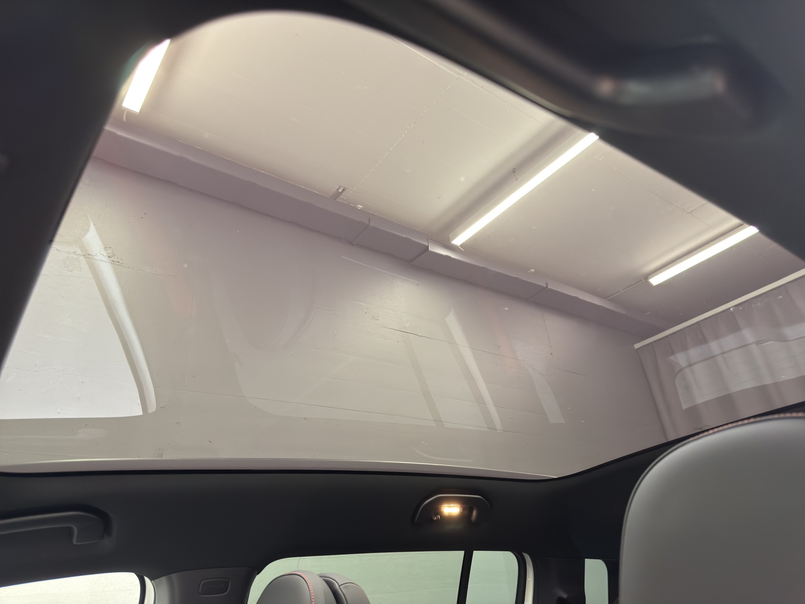 MERCEDES-BENZ GLB 220 4Matic-image-15