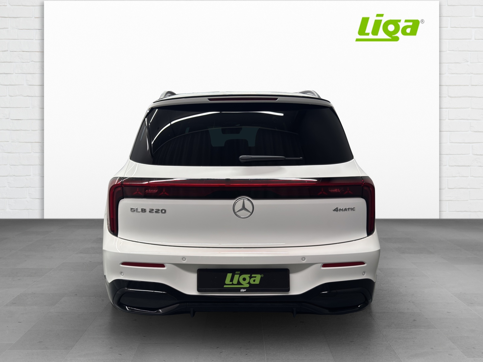 MERCEDES-BENZ GLB 220 4Matic-image-4