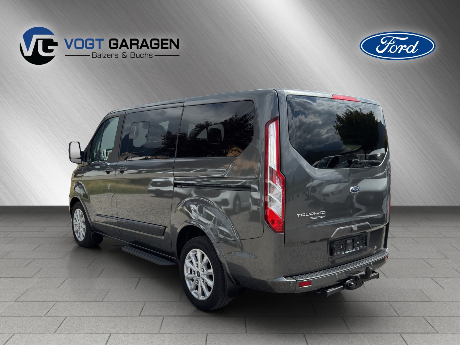 FORD Tourneo Custom 320 L1 2.0 TDCi-showroom-element-3
