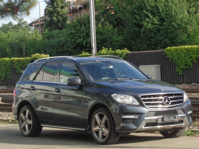 MERCEDES-BENZ ML 350 BlueTEC 4Matic 7G-Tronic-image-10