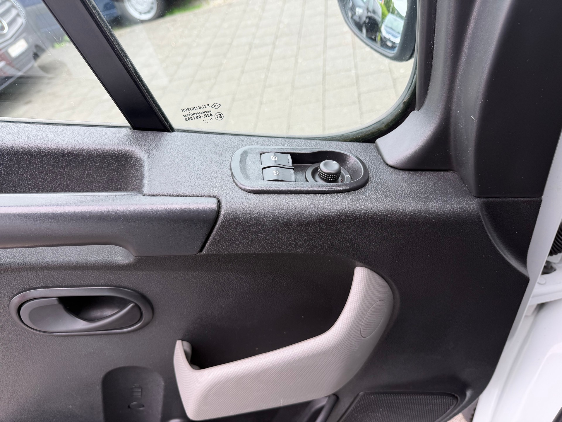 NISSAN NV400 F33.13 L1H1 FWD Pro-image-12