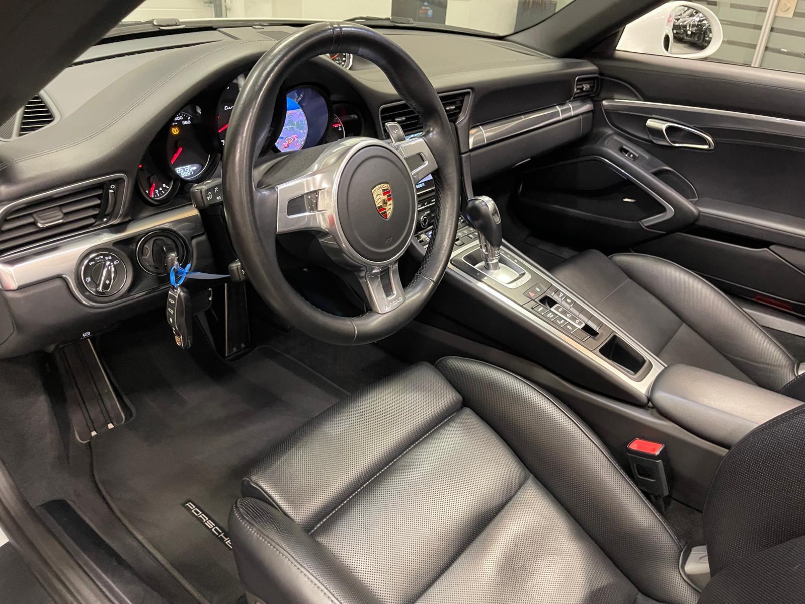 PORSCHE 911 Cabriolet 3.8 Turbo PDK-image-9